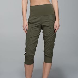 Lululemon In Flux Crop Size 2 Fatigue
